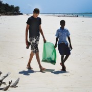 School_expedition_Kenya_scuab_beach_clean_up-1700×1000